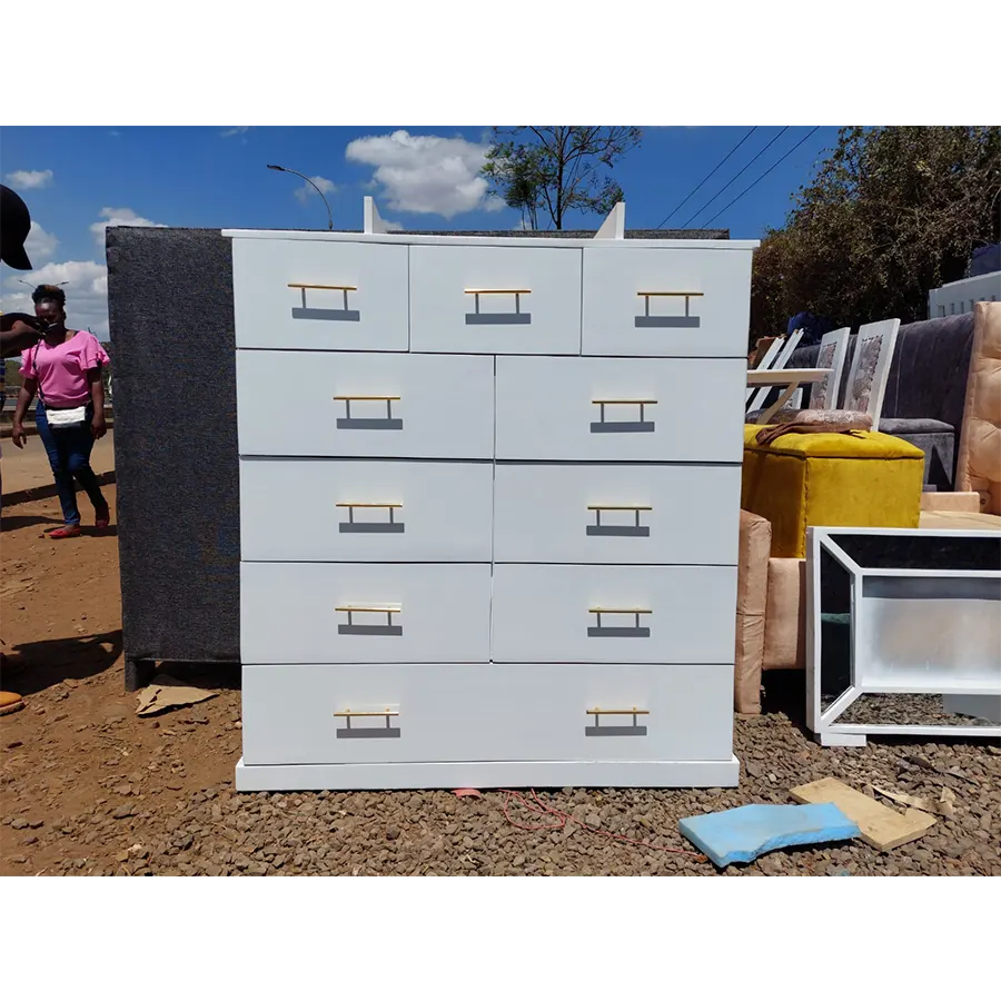 white-chest-of-drawers